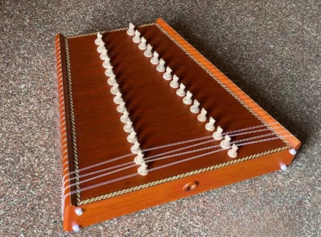 Importato dall'India, dulcimer - Musical Instrument Of India recensione e prezzo
