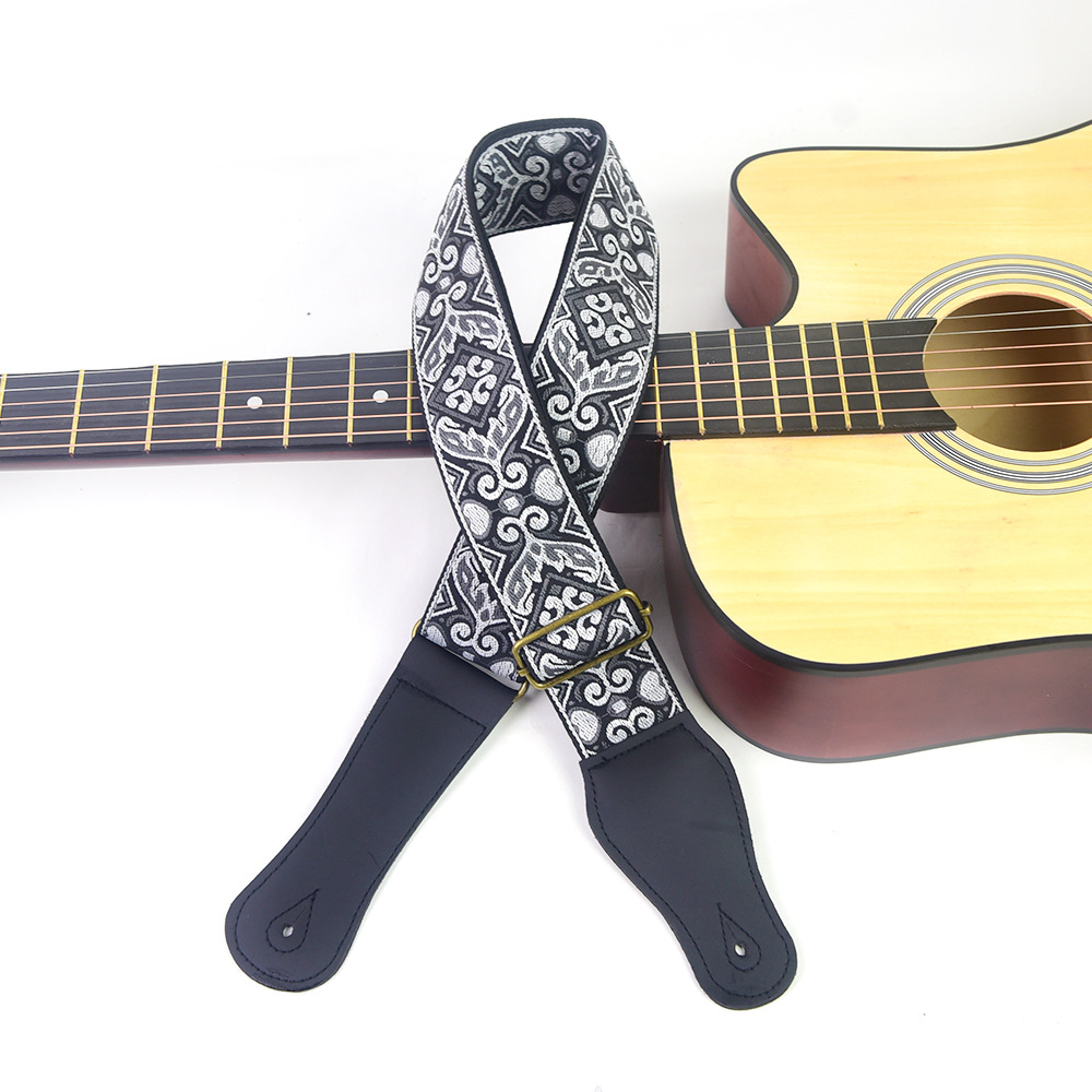Tracolla per Chitarra Ricamata - Musical Instrument Art recensione e prezzo